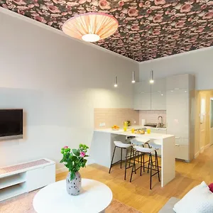 Glamorous And Brand New 2 Bedroom Apartament Kraków